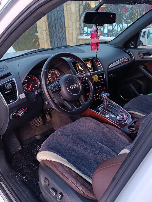 Audi Q5  Premium Plus 2015  3.0 tdi. Власне обслужена авто.