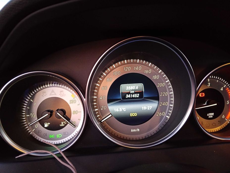 Vendo Mercedes Benz 220d de 2013
