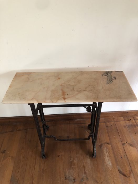 Mesa de costura antiga