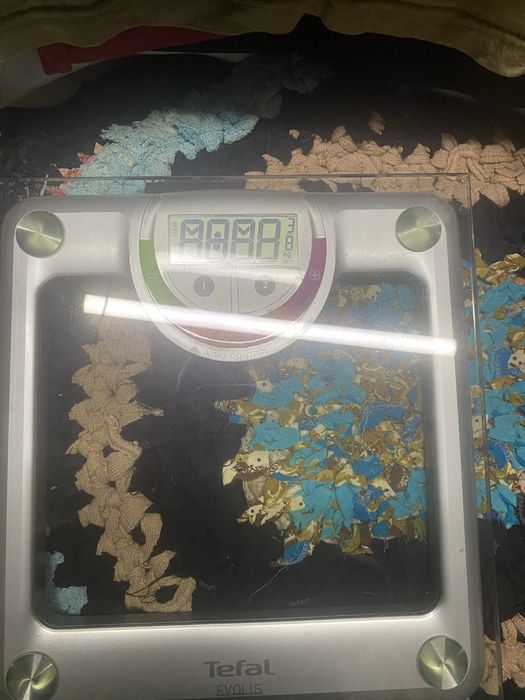 Напольниє ваги Тефаль