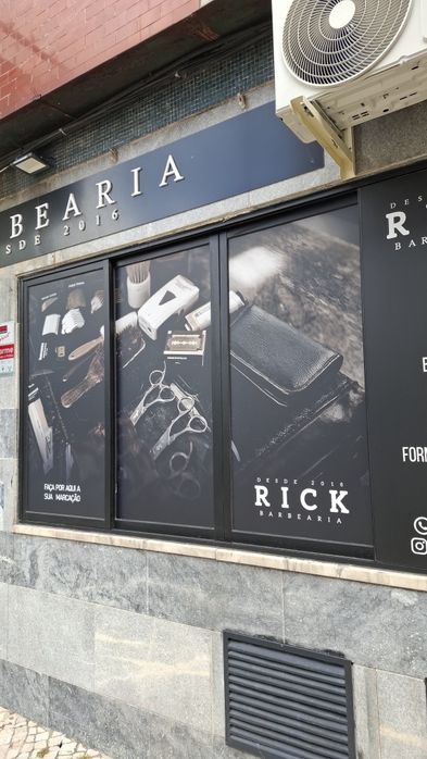 Decoração montra para Barbearia