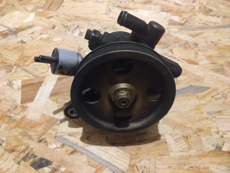 ГУР насос гідропідсилювач руля Toyota Corolla E11 1.4 1.6/Vectra B