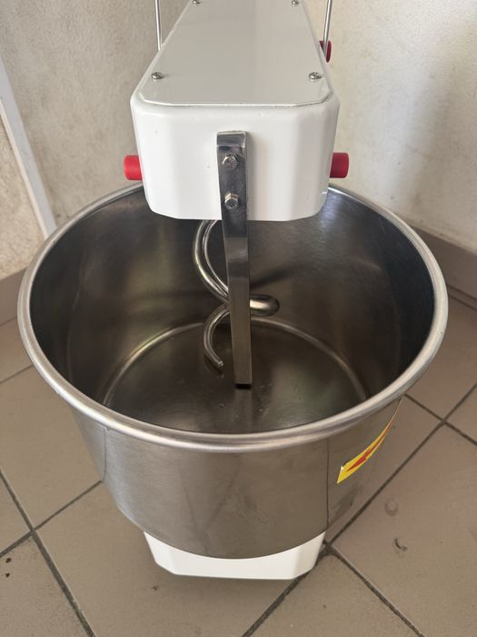 Тістоміс Промисловий Одношвидкісний Обʼєм 15 літрів Італія