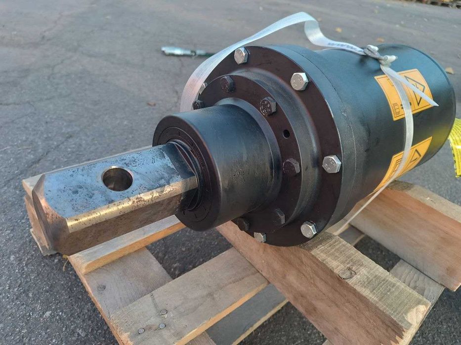 Гідробур в наявності Ямобур Гідрообертач Шнековий бур Digga