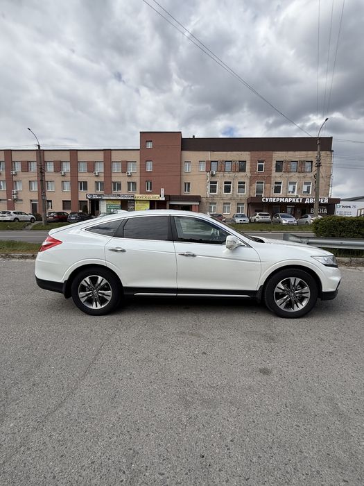 Продам Honda  Crosstour