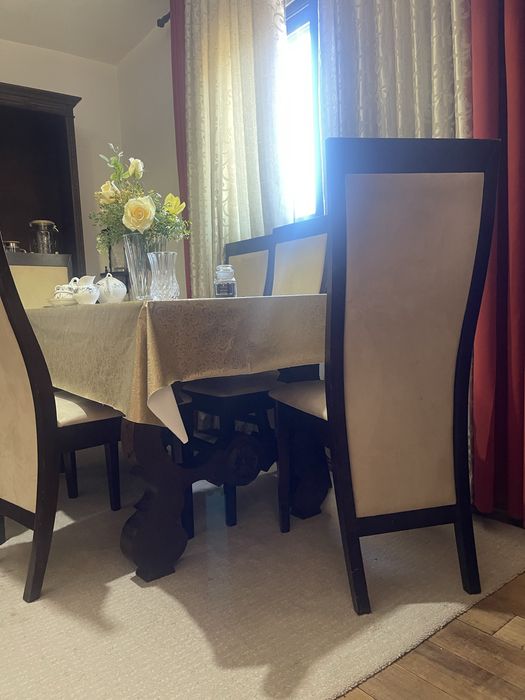 Cadeiras muito boas e bonitas . Adequadas a qualquer compartimento.