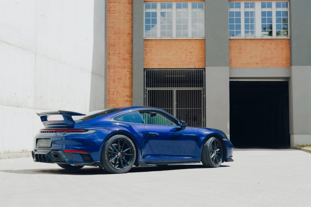 Wynajem Porsche 911 (992) Carrera 4, Pakiet Sport Chrono