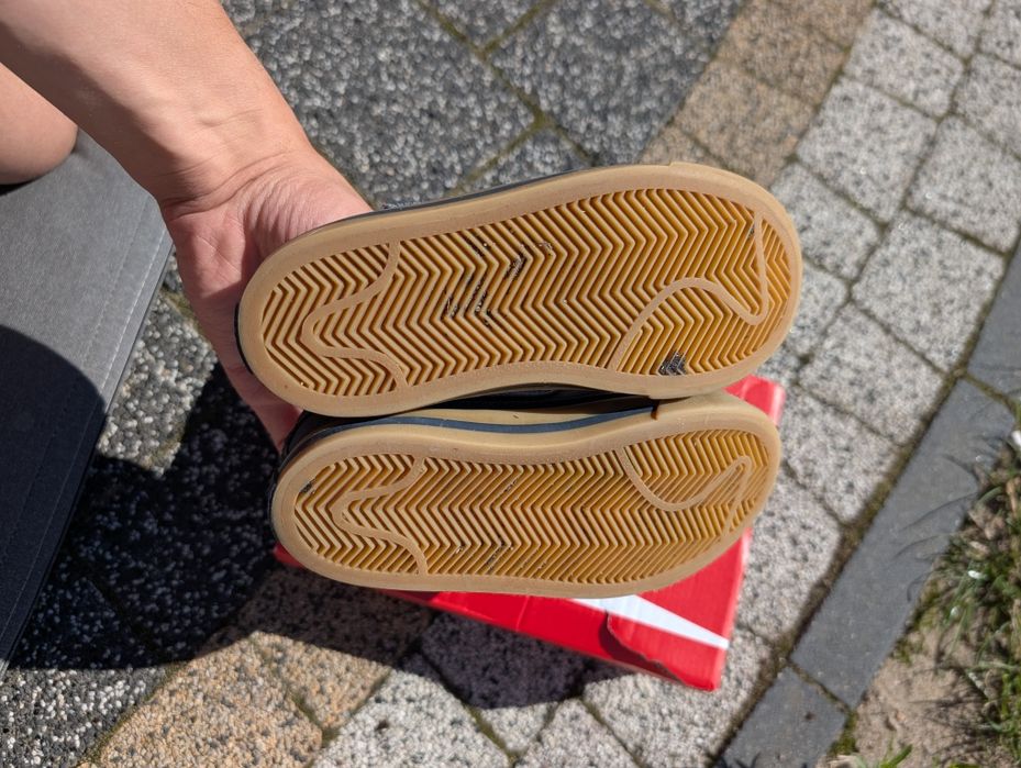 Nike Court Legacy buty dziecięce oryginalne rozmiar 27