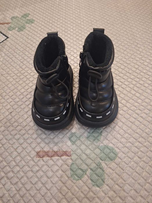 Весняні чобітки дитячі