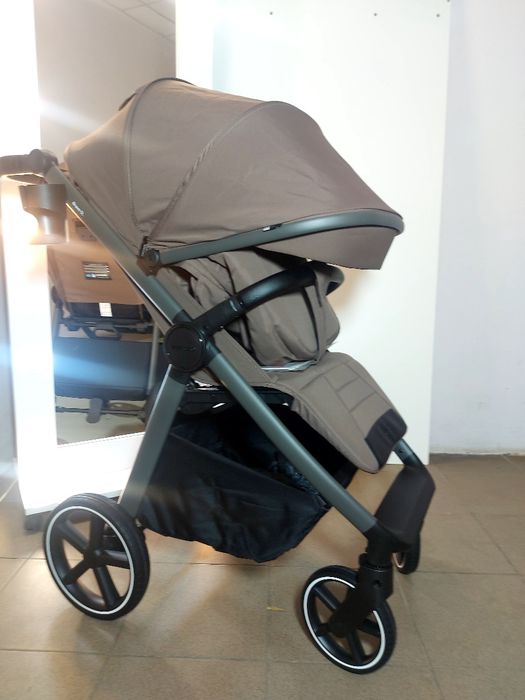 Коляска CARRELLO bravo DELUX модель 2025 року ШОУРУМ