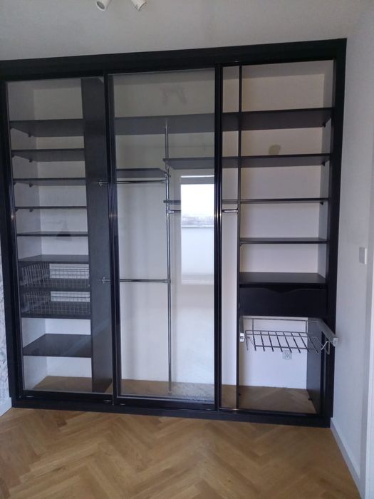 Zabudowa szafa na wymiar szkło