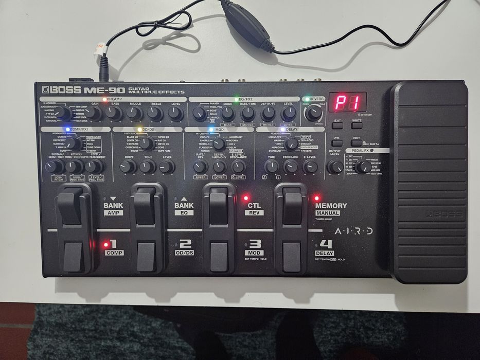 Pedal BOSS ME-90 como NOVA c/ Adaptador AC + Saco