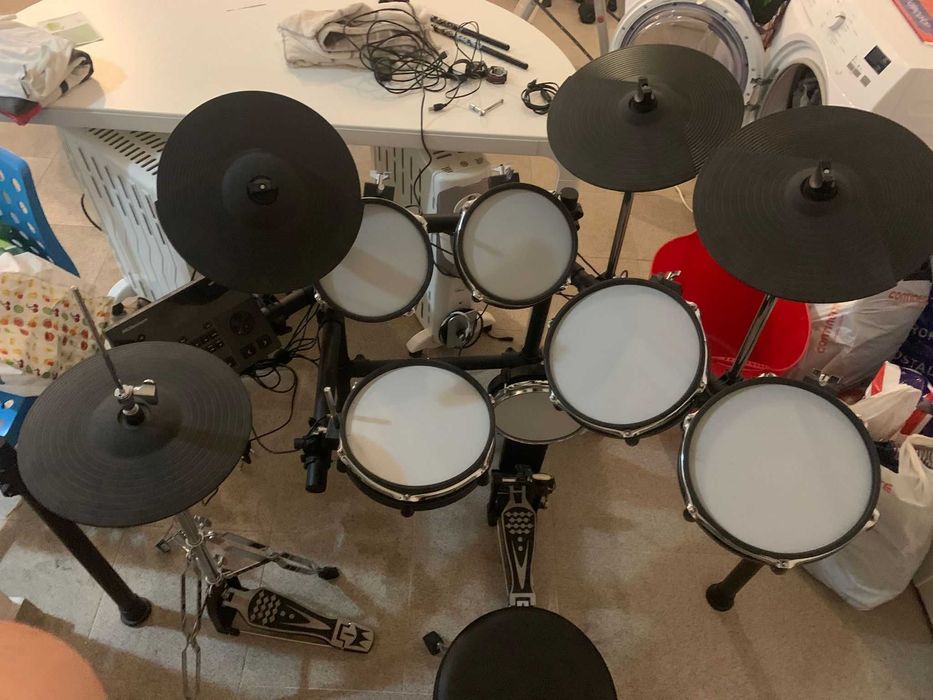 Bateria eletrónica Millenium MPS-850 E-Drum Set