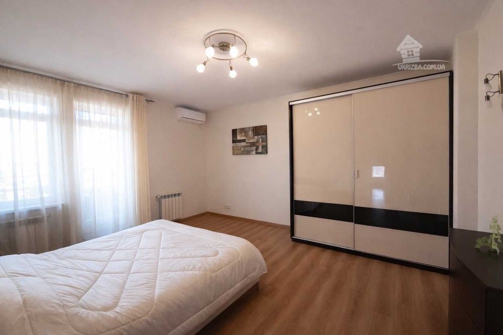 Київ.Будинок 300 кв.Сауна.Джакузі.Більяр.Генератор.Інвертор.До 12 осіб