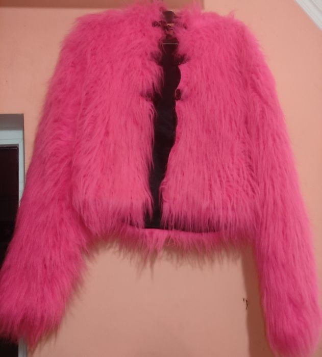 Ярко малиновая шубка