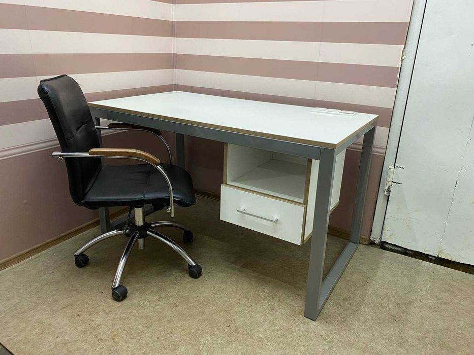 Письмовий стіл Джет-O 29 прямий з тумбою 1300х700х750мм м. Шулявська