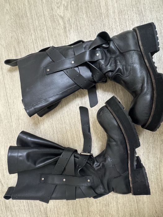 Balenciaga venom boots