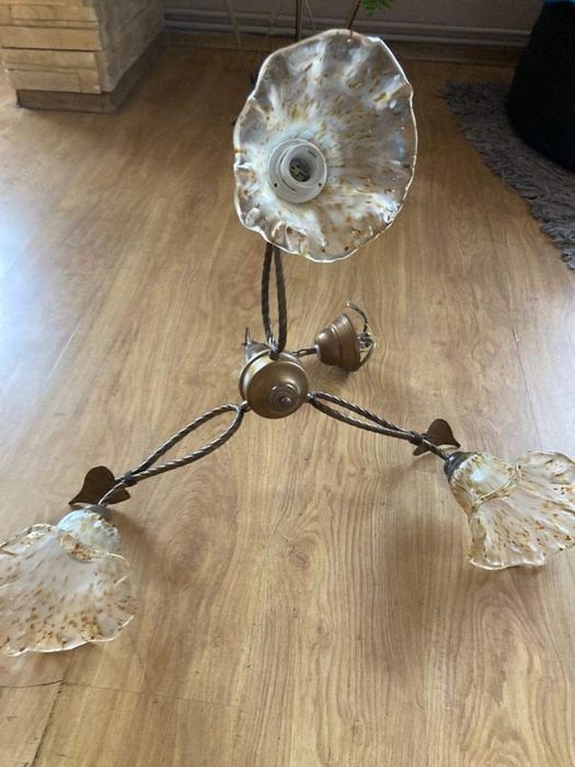 Żyrandole i kinkiety