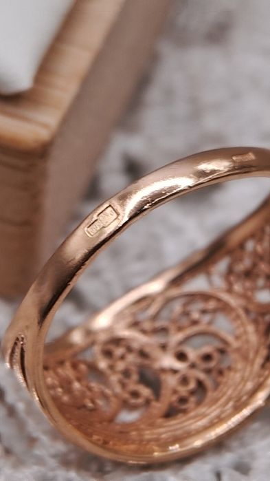 Золота каблучка 583