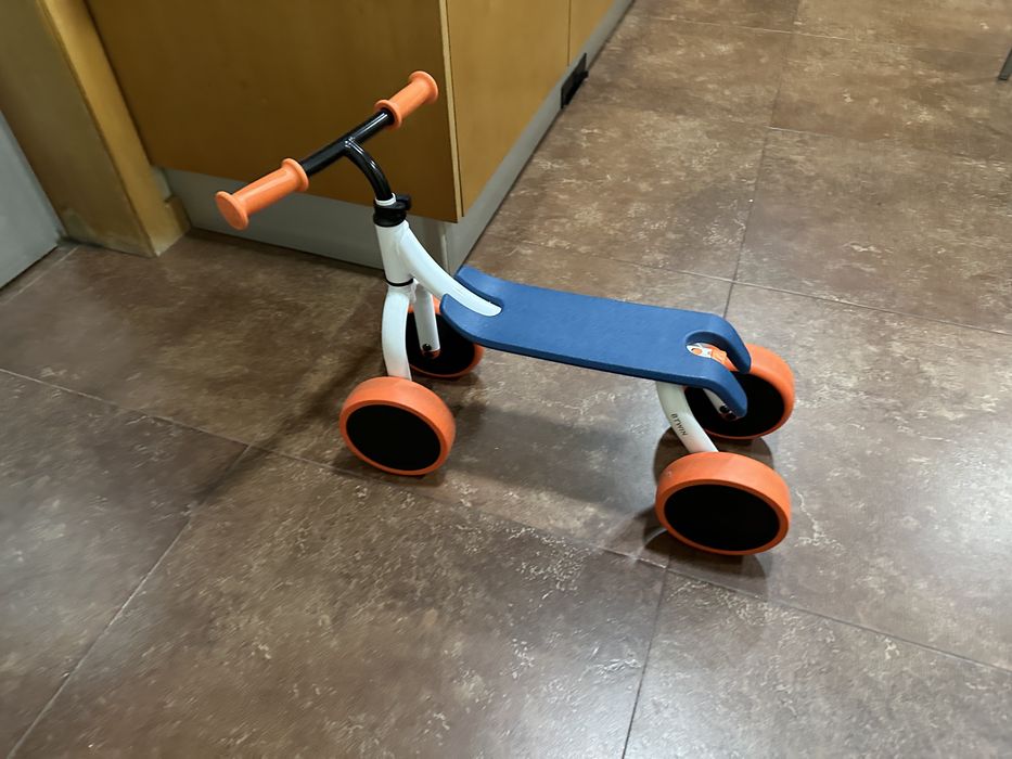 Triciclo sem pedais - bicicleta infantil