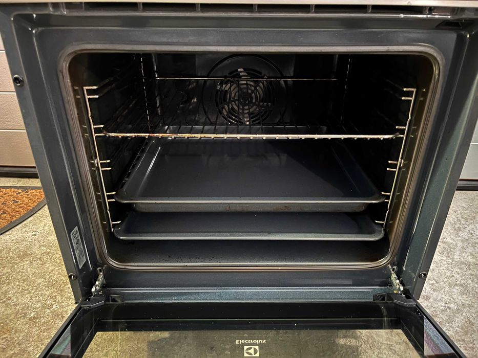 Piekarnik elektryczny Electrolux