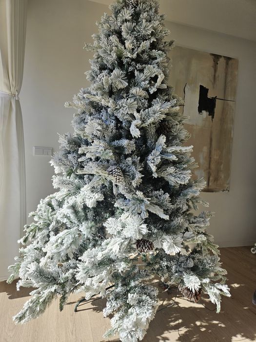 Árvore de natal verde ,medida: 2.20 x 1.40