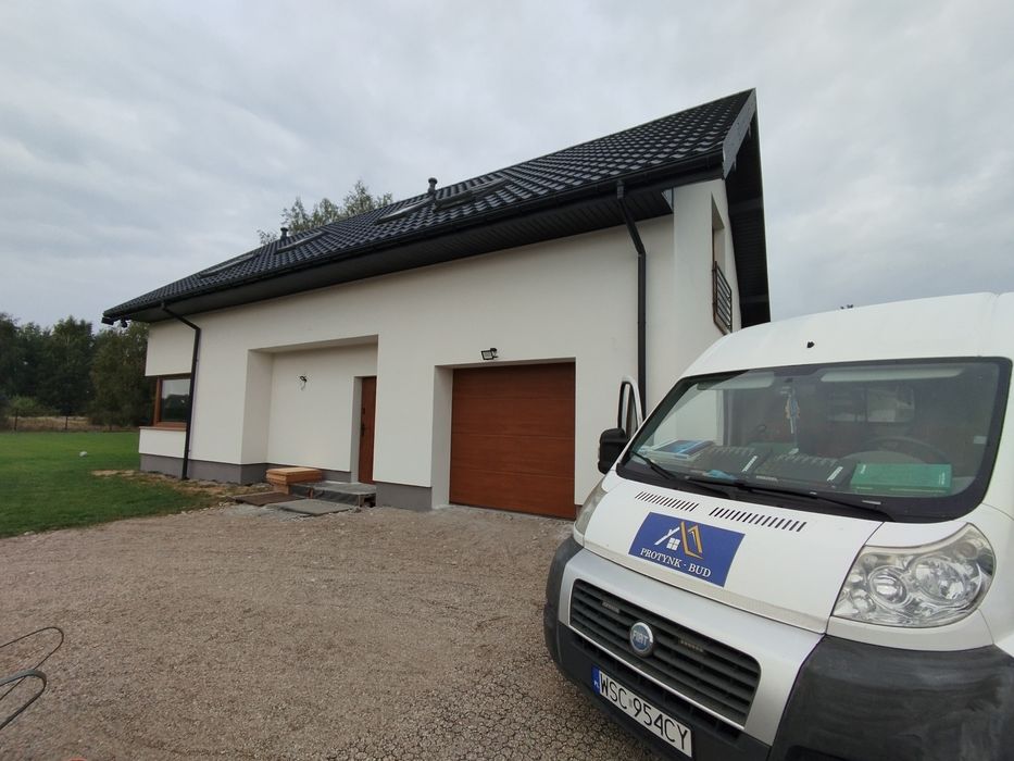 Elewacje docieplenia tynki natryskowe podbitki dachowe