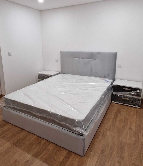 Camas de Casal Estofadas de Luxo 199€ Disp. em Várias Cores! 190x140m!