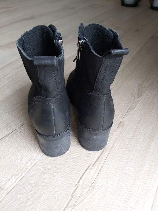 Botki na obcasie 36