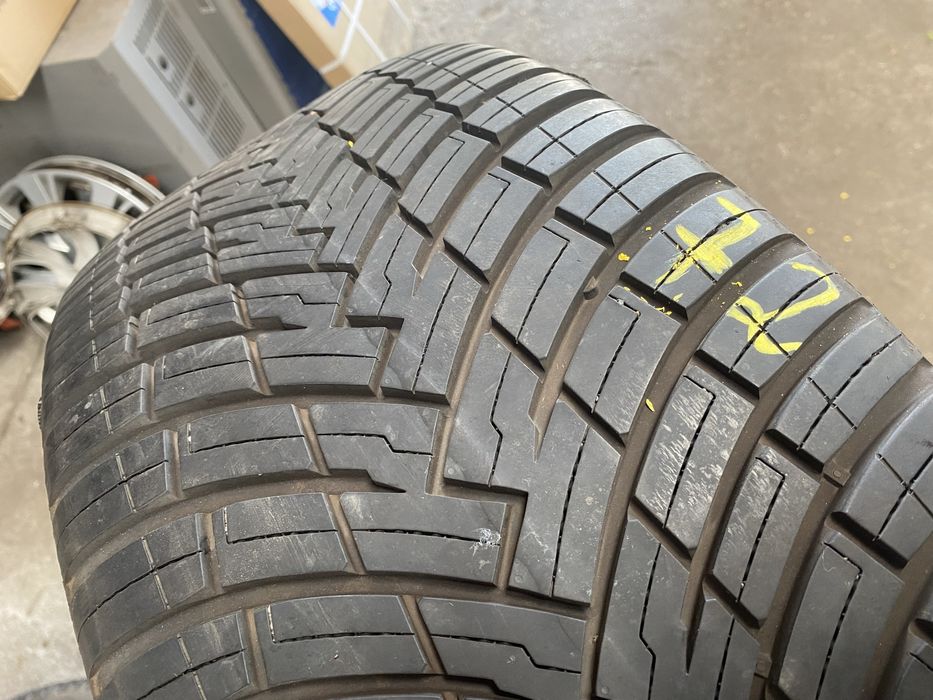 Opona wielosezonowa Pirelli Scorpion LSF 2 255/40 R20 1szt. 7,2mm 2022