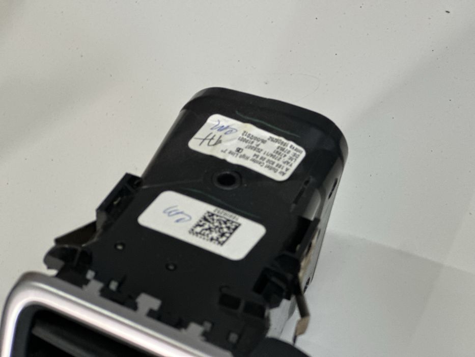 Центральний дефлектор торпедо Mercedes-Benz ML w166 Авторозборка