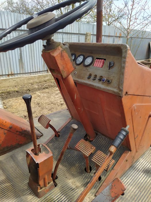 продам трактор т-25.