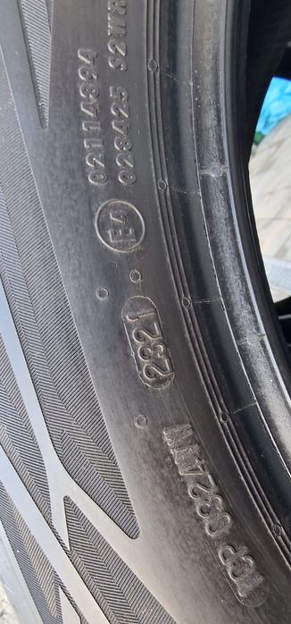 Komplet opon Continental 235/50 R19 V – 6–7 mm - stan bardzo dobry!