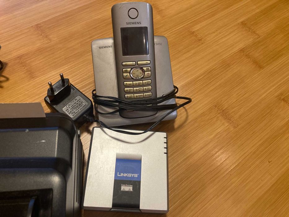 IP телефоны: Snom/Linksys , IP шлюз Linksys , факс ( в ассортіменте)