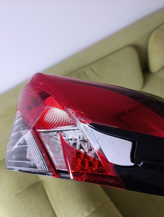 Фара задня права