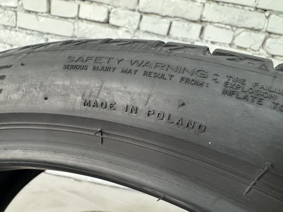Зимові шини Bridgestone 225/40 R19