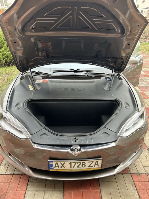 Tesla Model S 90d 2016