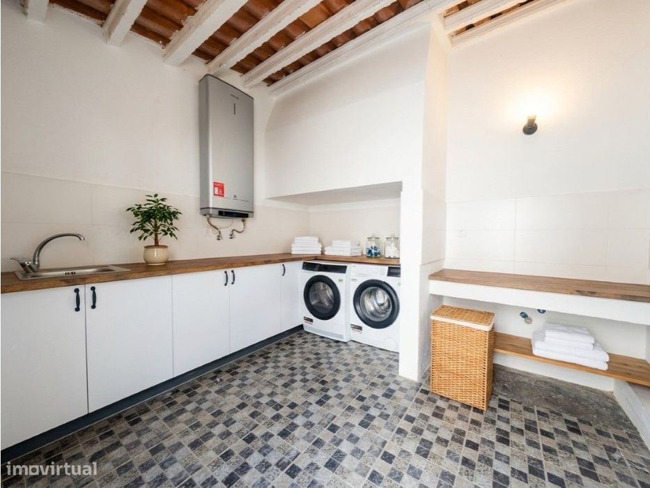 Moradia T2 Totalmente Remodelada com Terreno e Poço em Vale do Pereiro