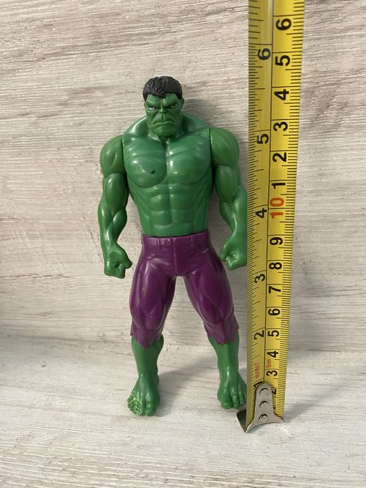 Figurka zielonego hulka