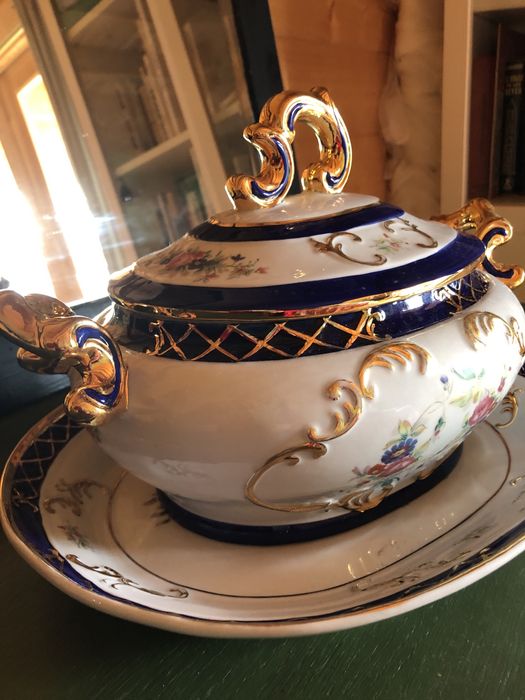 Terrina em porcelana, muito bom estado