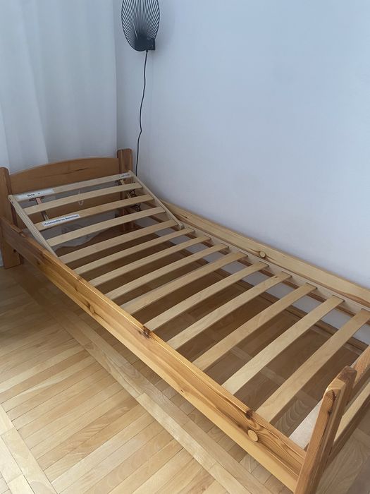 Solidne łóżko   90x200 cm lite drewno