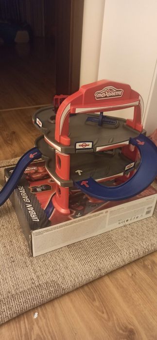 Garaż dla samochodzikòw Majorette