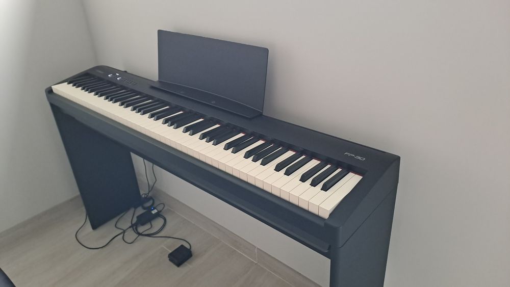 Piano/ teclado Roland FP-30 como novo