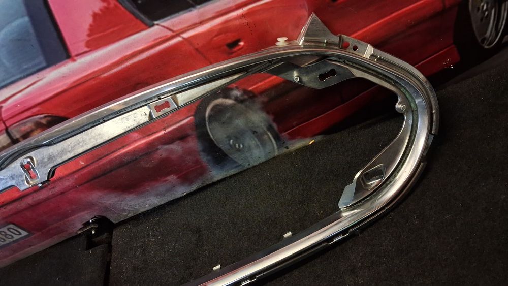 Центральна решітка радіаторів хромова Tesla Model S 1017414-00-d