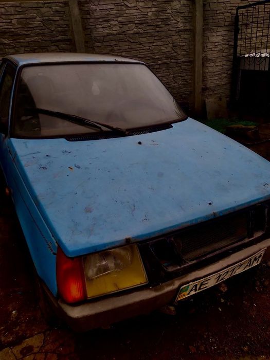 Продам Таврію під ремонт