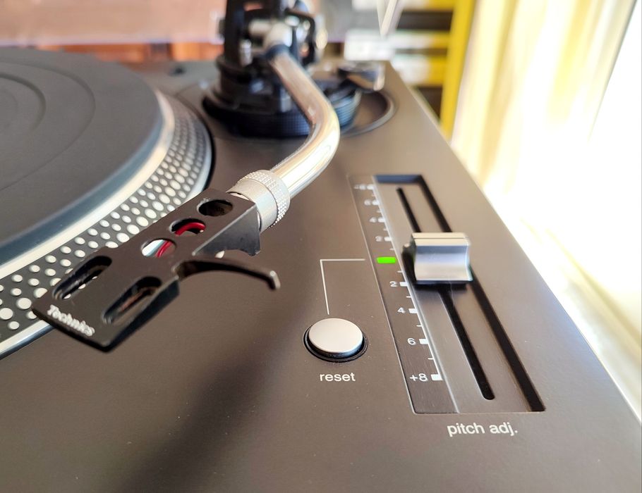 Technics SL-1210MK5 gira discos Direct Drive C/Novo!