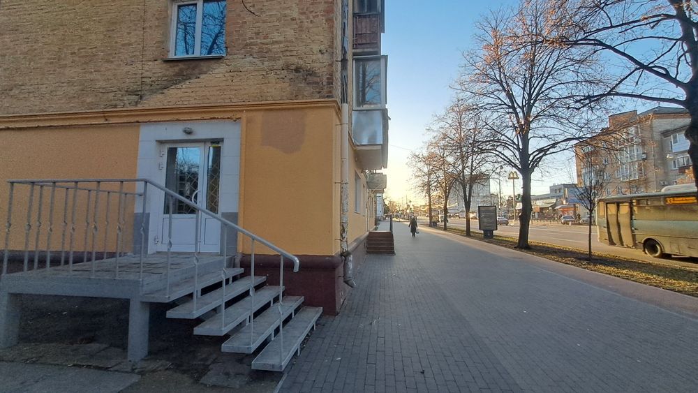 Оренда приміщення 90 м2 (300грн/м2) Ц.ринок,Макдональдс пр.Перемоги 81