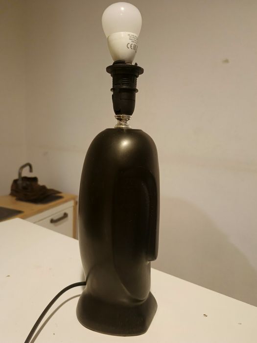 Lampa stołowa, wyspy wielkanocne