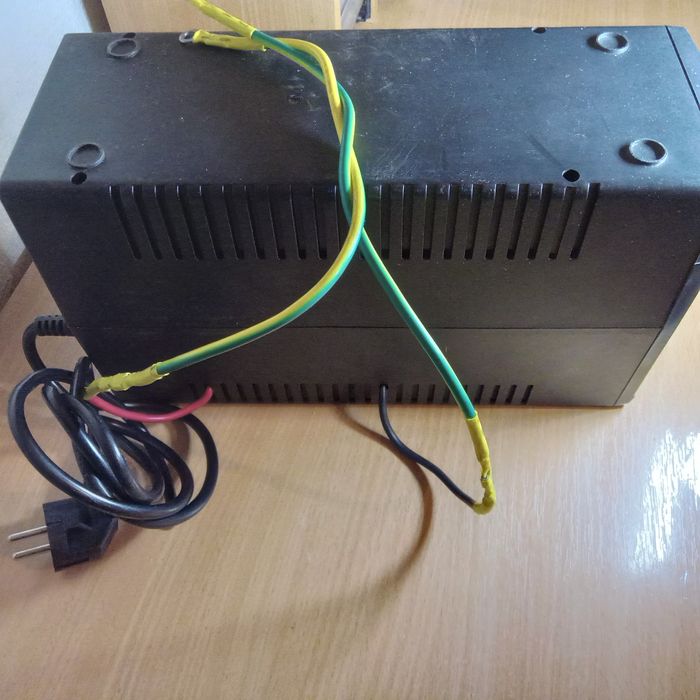 Бесперебойник рабочий1500VA/900W