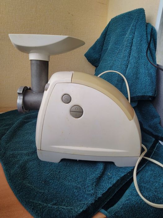 Мясорубка Moulinex HV3